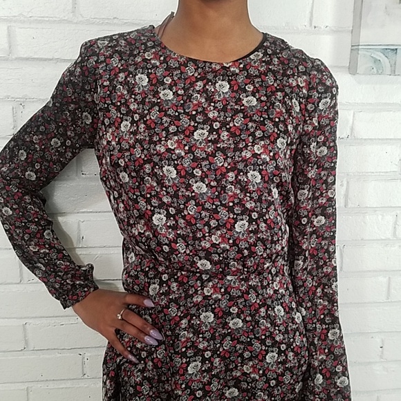 🌸LAST CHANCE! FOREVER 21 FLORAL DRESS🥀 - Picture 2 of 5